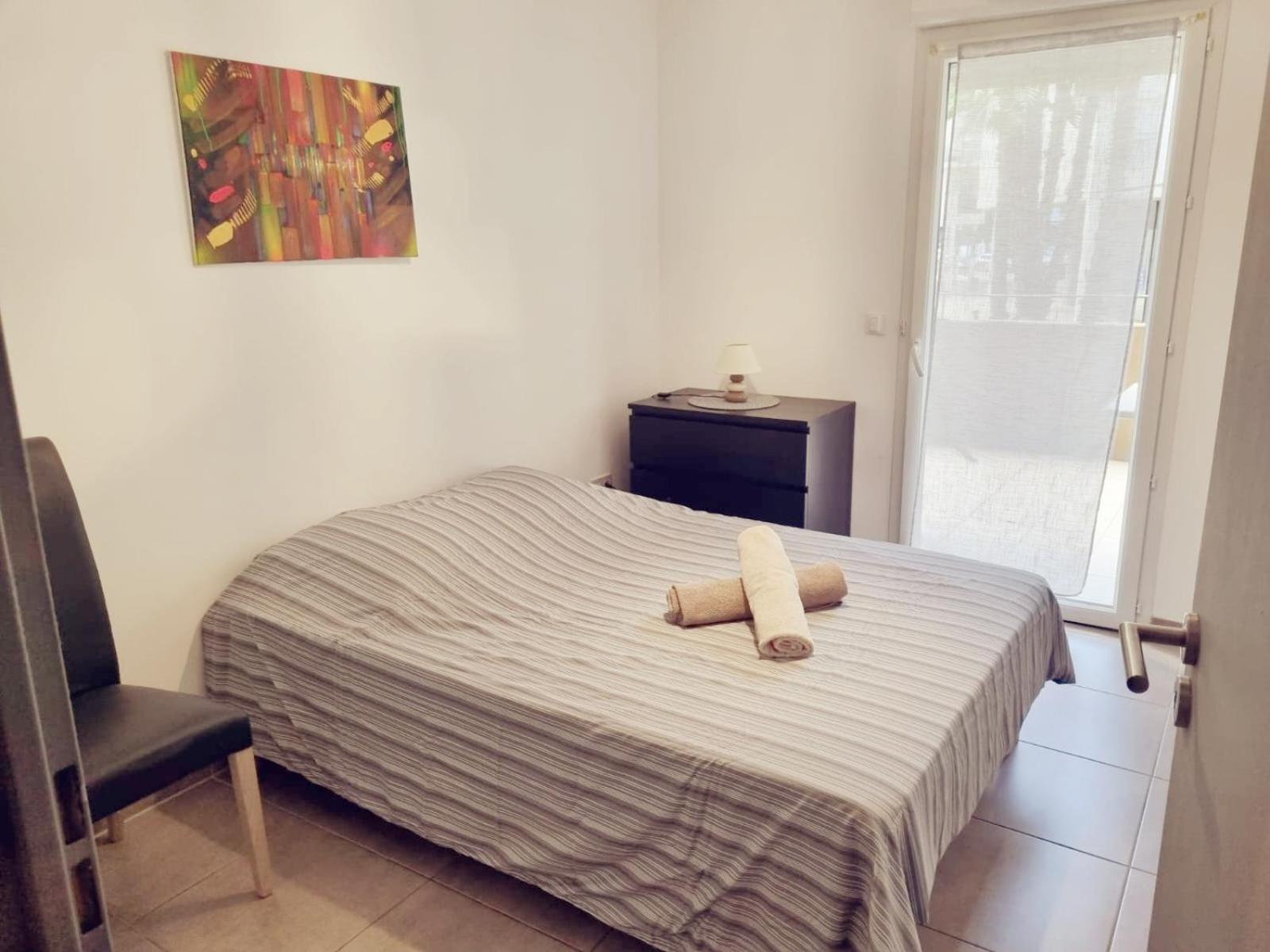 Grand Appartement Avec Garage Et Terrasse คาสเตลนู-เลอ-เลซ์ ภายนอก รูปภาพ